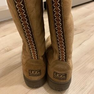 Womens Tall Braid Uggs Size 8